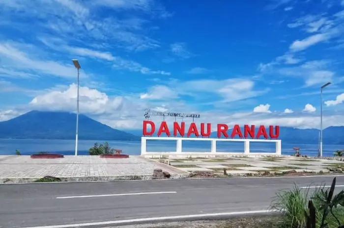 6 Danau Memesona di Pulau Sumatera yang Patut Dikunjungi
