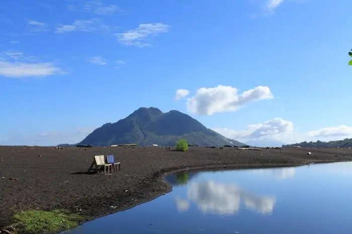 Danau Tolire di Ternate: Pesona Alam, Legenda Mistis, dan Fenomena Aneh
